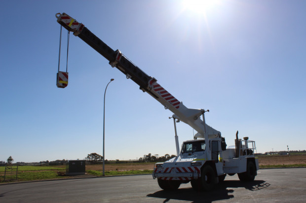 2008 FRANNA AT20 4X4 AUTOMATIC MOBILE/TRACTOR CRANE