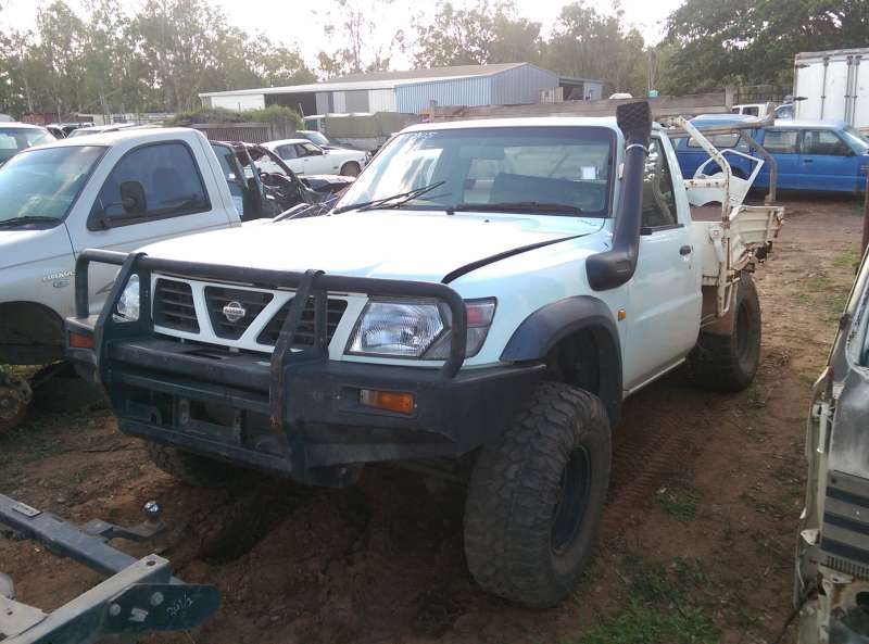1999 NISSAN PATROL 5 SPEED MANUAL DROPSIDE TRAY