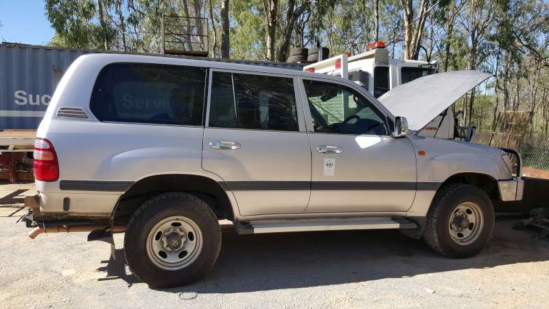 1998 TOYOTA LANDCRUISER 5 SPEED MANUAL