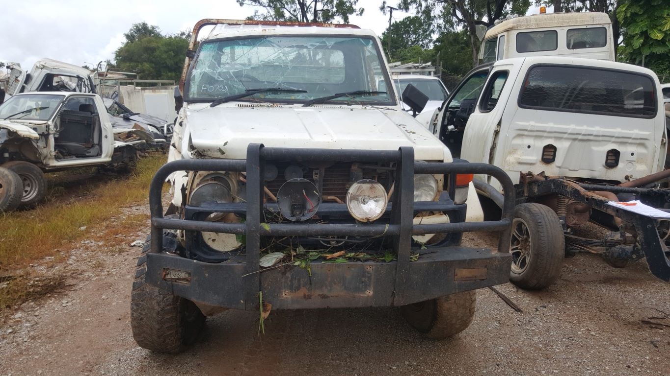 2003 TOYOTA LANDCRUISER 5 SPEED MANUAL DROPSIDE TRAY