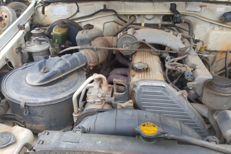2003 TOYOTA LANDCRUISER 5 SPEED MANUAL DROPSIDE TRAY