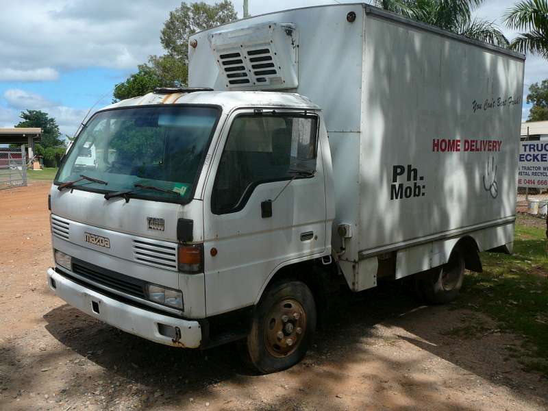 1993 MAZDA T4000 5SP REFRIGERATED STAINLESS STEEL PANTECH