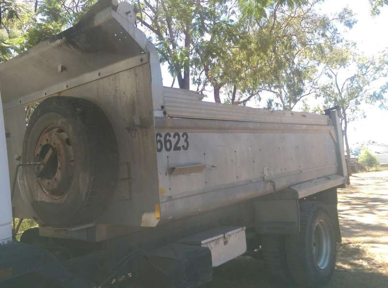 1990 MERCEDES-BENZ 1517 EATON 9 SPEED TIPPER