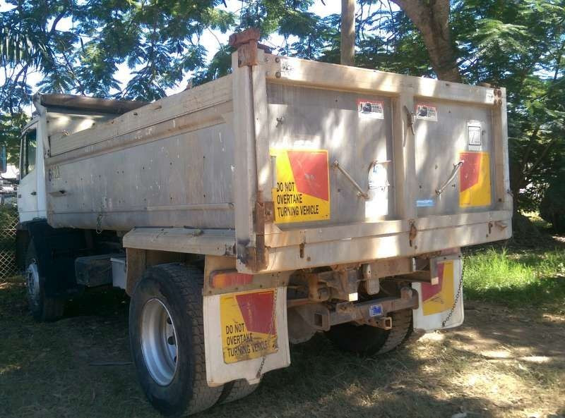 1990 MERCEDES-BENZ 1517 EATON 9 SPEED TIPPER
