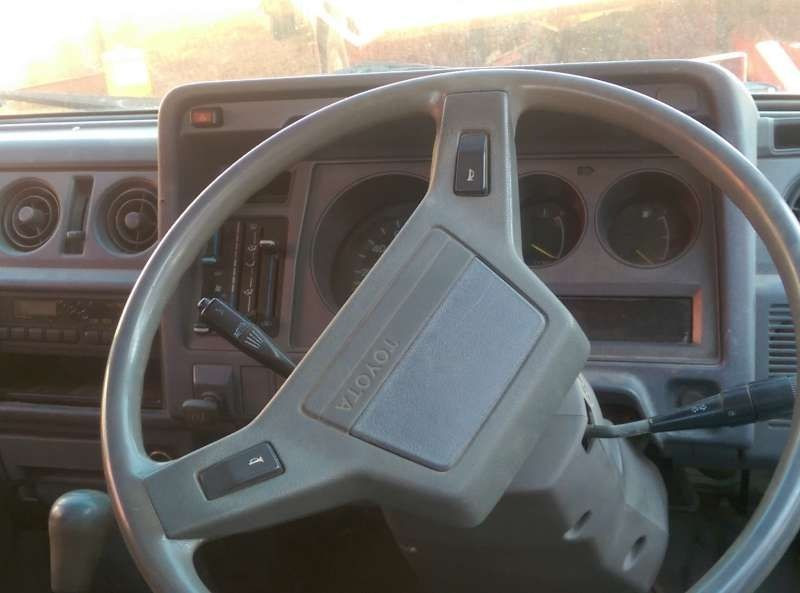 1994 TOYOTA DYNA 5 SPEED MANUAL WIDE DROPSIDE TRAY WITH TIMBER BASE