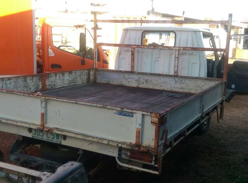 1994 TOYOTA DYNA 5 SPEED MANUAL WIDE DROPSIDE TRAY WITH TIMBER BASE