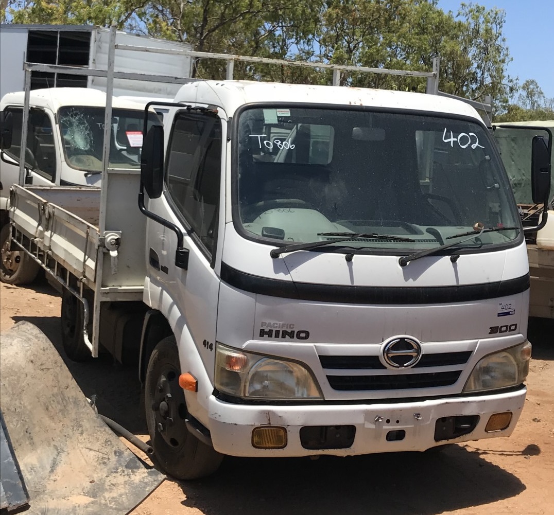 2008 HINO DUTRO 414 4 SPEED AUTO 3M STEEL DROPSIDE TRAY