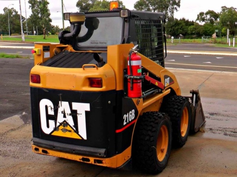 2005 CATERPILLAR 216B 216B Loader