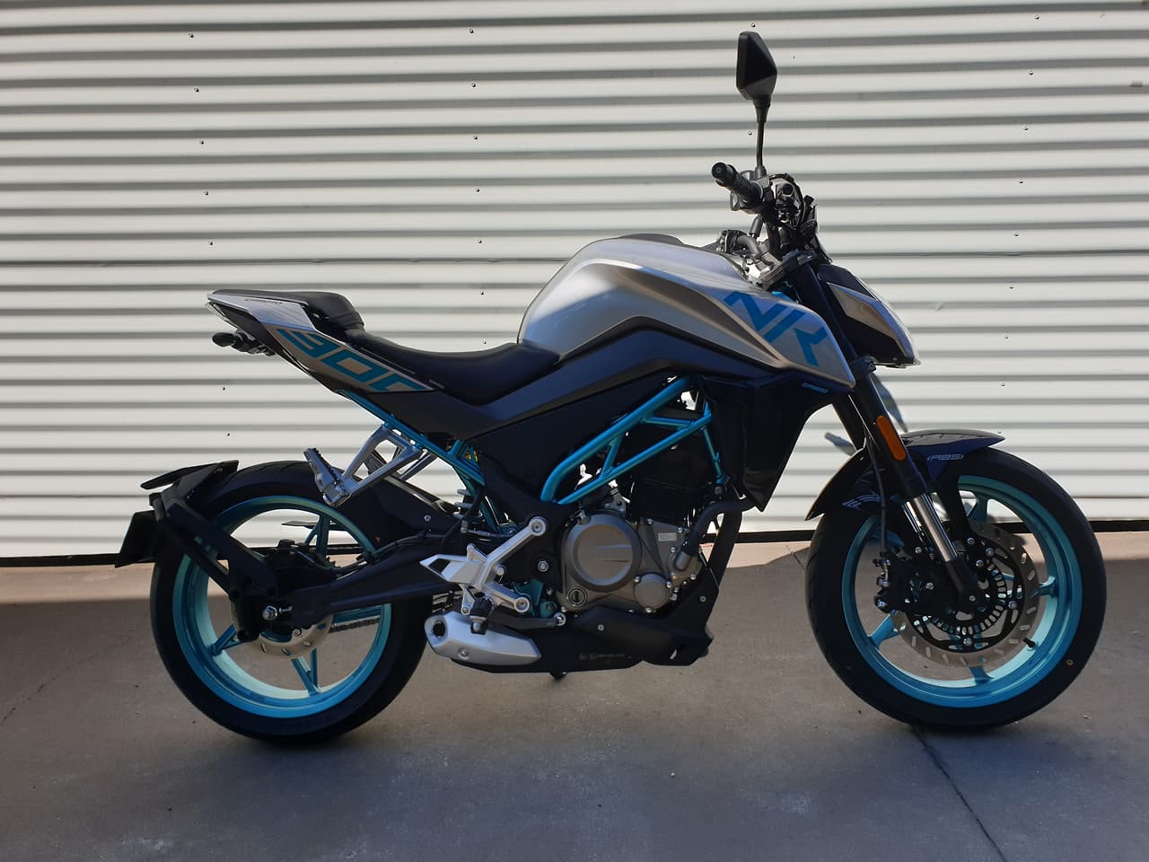 2020 CF MOTO 300NK ROAD BIKE