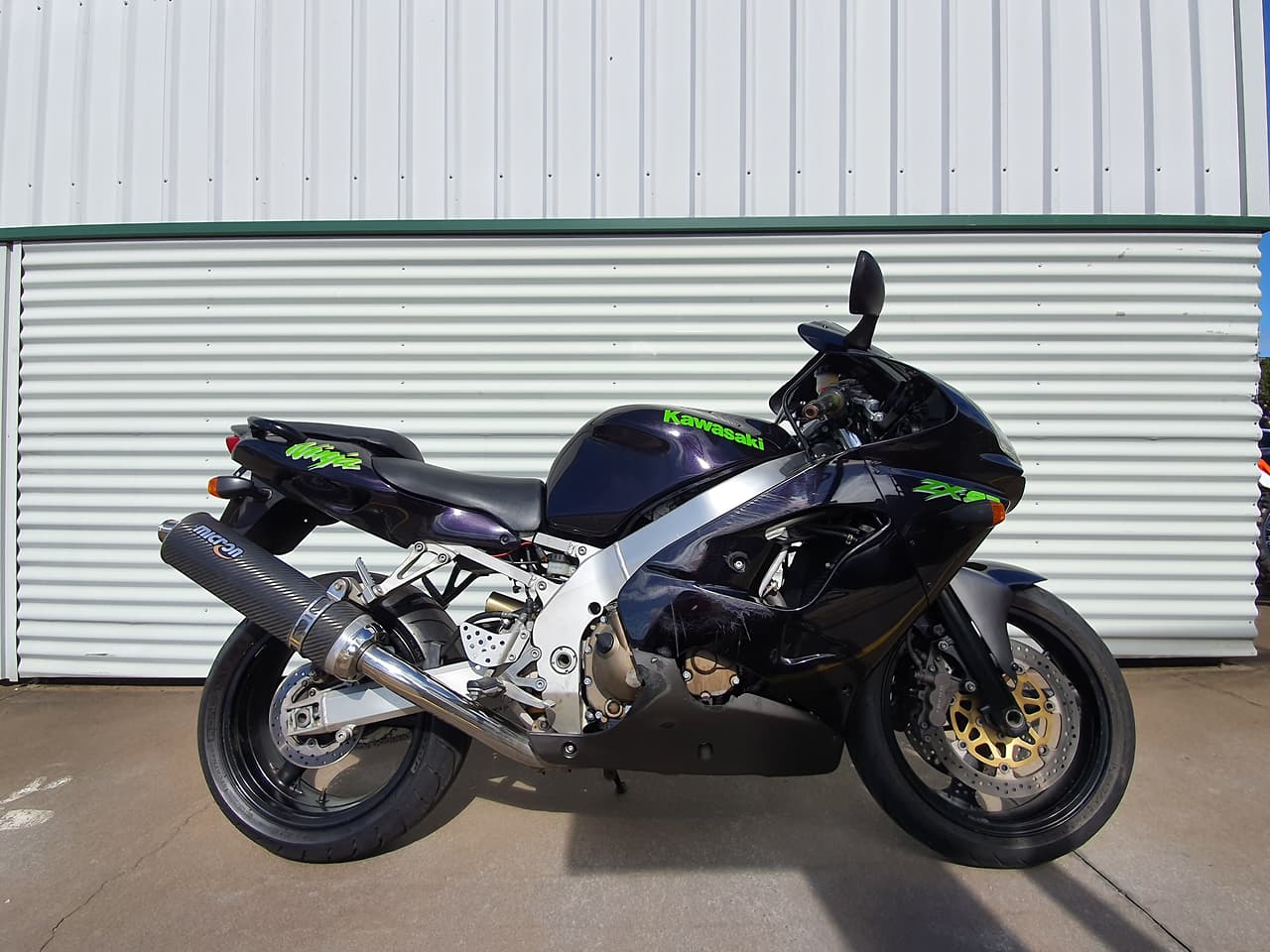 1999 KAWASAKI NINJA ZX-9R ROAD BIKE