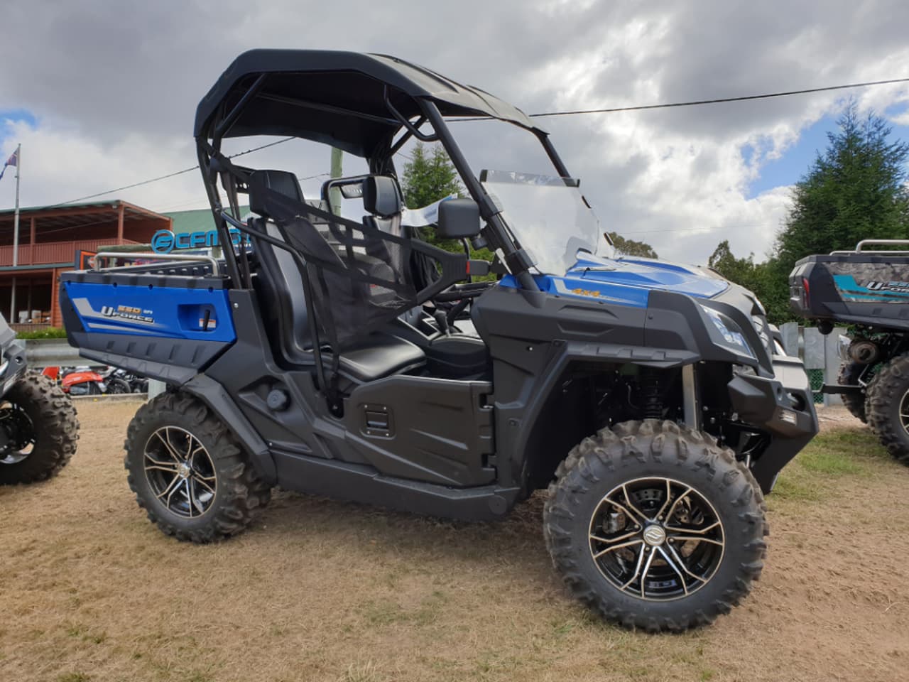 2018 CFMOTO U550 SXS & UTV