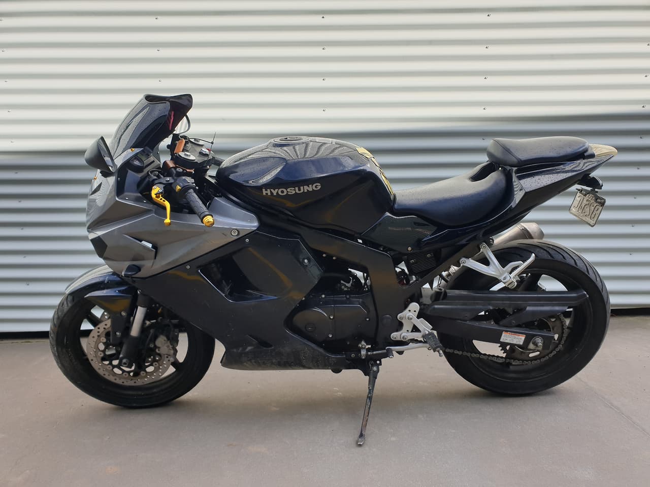 2011 HYOSUNG GT250R EFI ROAD BIKE