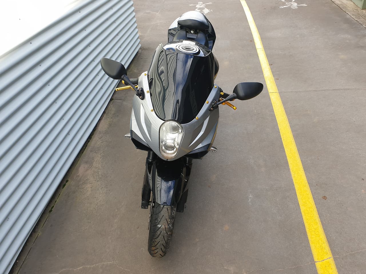 2011 HYOSUNG GT250R EFI ROAD BIKE