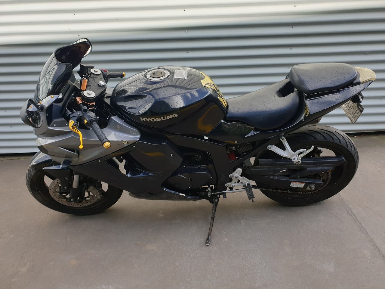 2011 HYOSUNG GT250R EFI ROAD BIKE