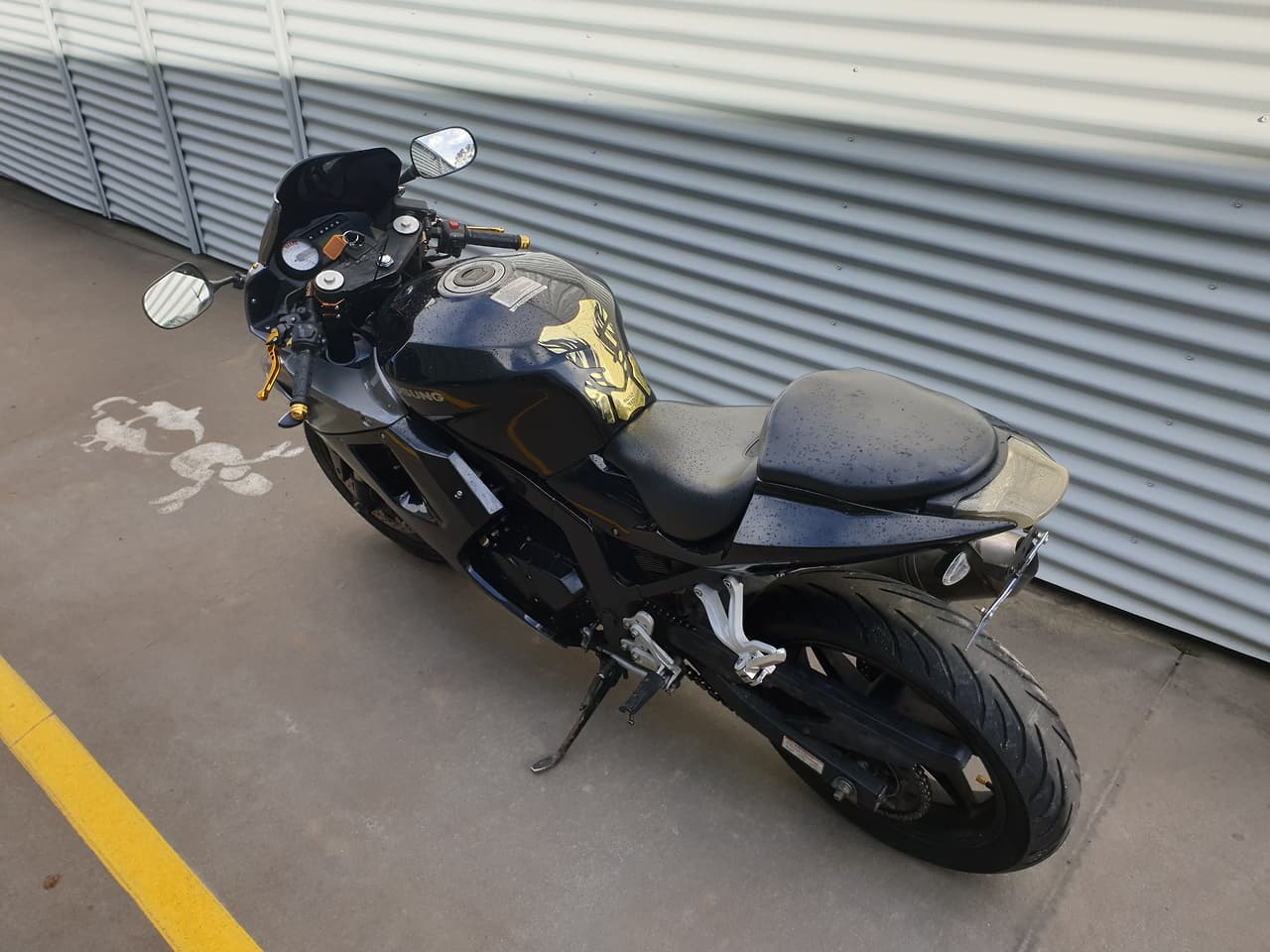2011 HYOSUNG GT250R EFI ROAD BIKE