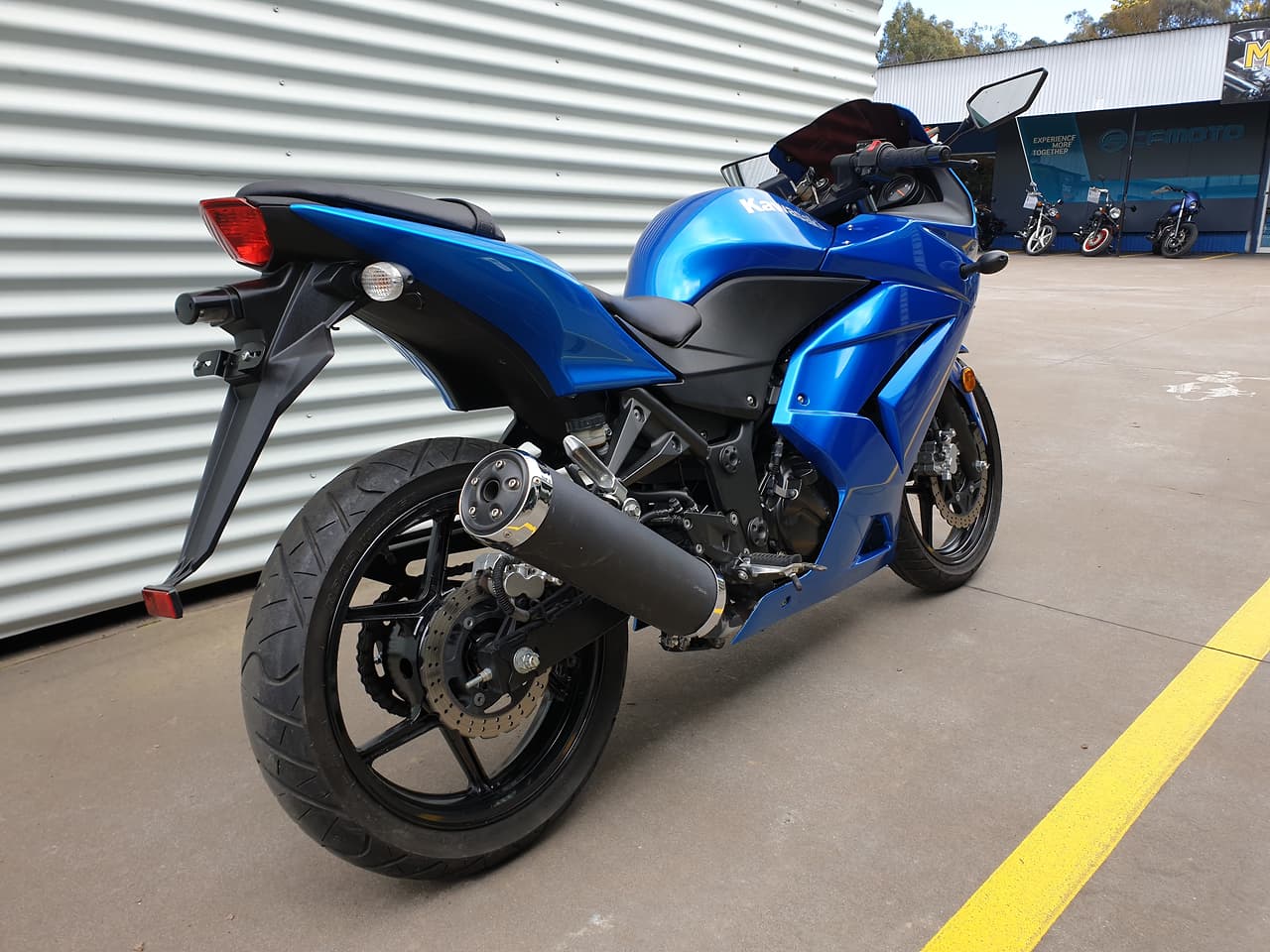 2009 KAWASAKI ROAD BIKE