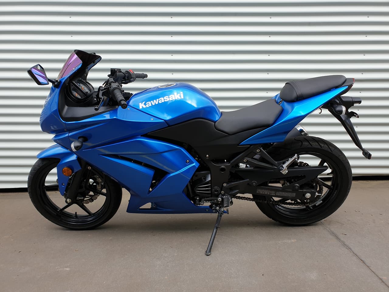 2009 KAWASAKI ROAD BIKE