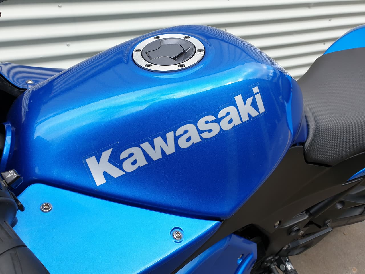2009 KAWASAKI ROAD BIKE