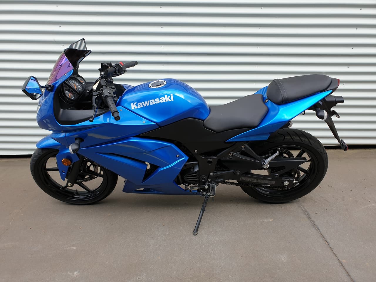 2009 KAWASAKI ROAD BIKE