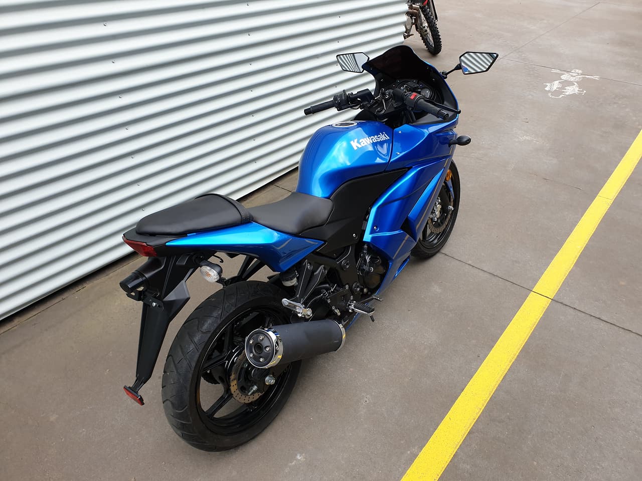 2009 KAWASAKI ROAD BIKE