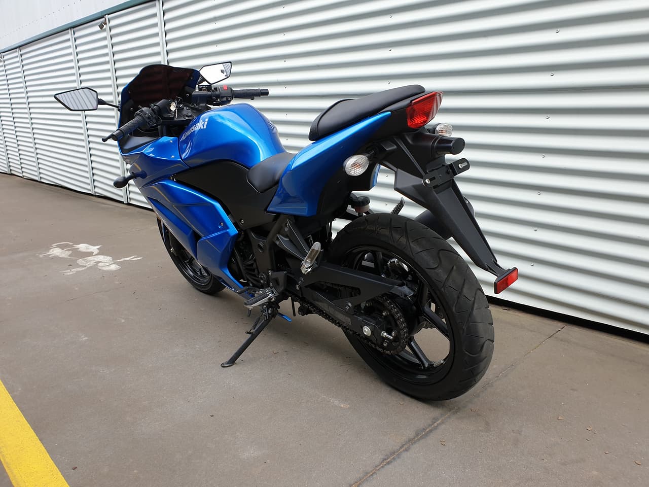 2009 KAWASAKI ROAD BIKE