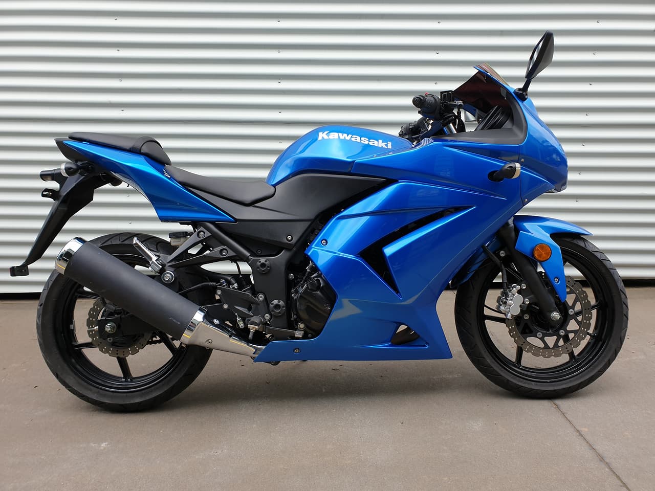 2009 KAWASAKI ROAD BIKE