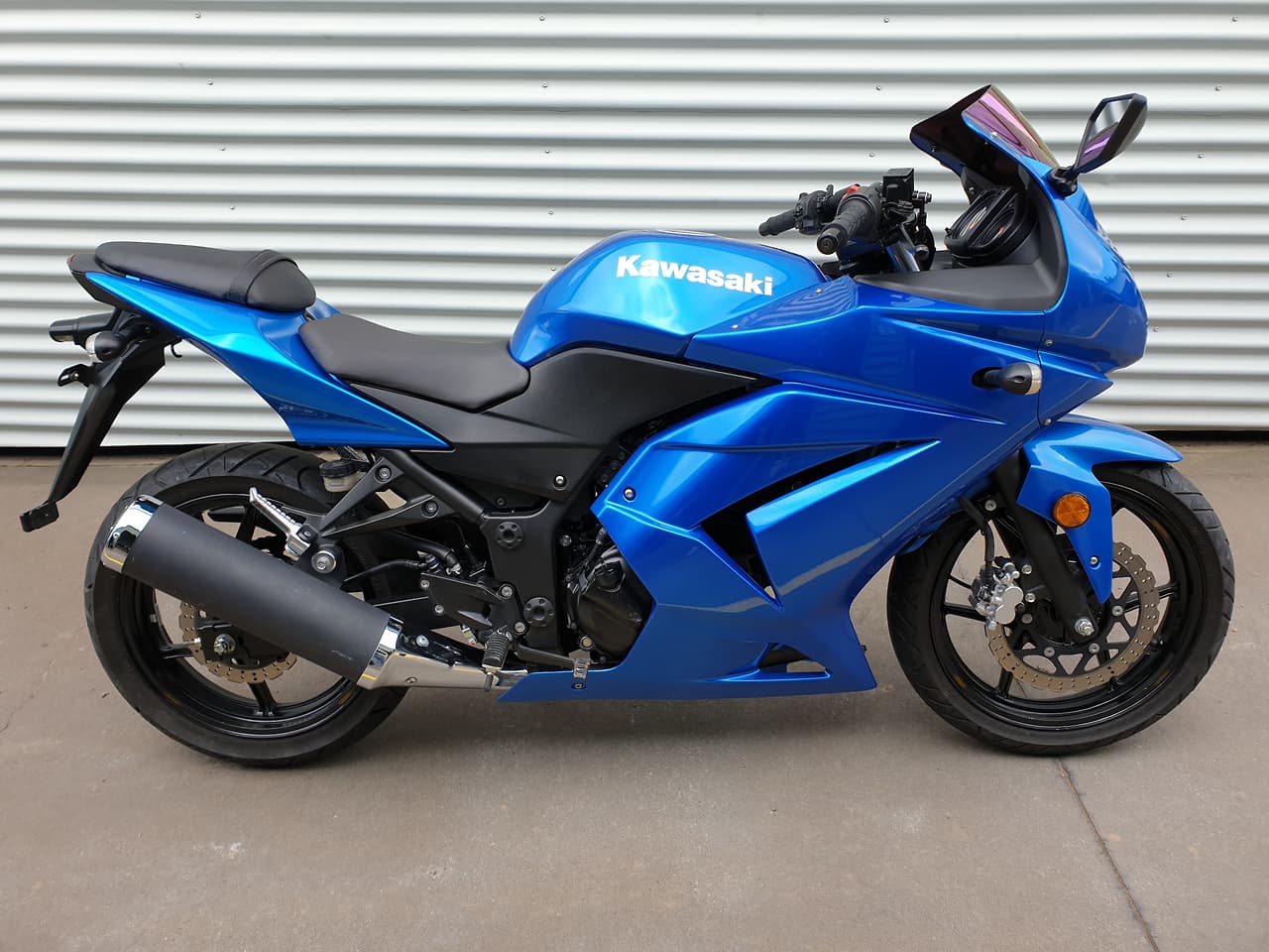 2009 KAWASAKI ROAD BIKE