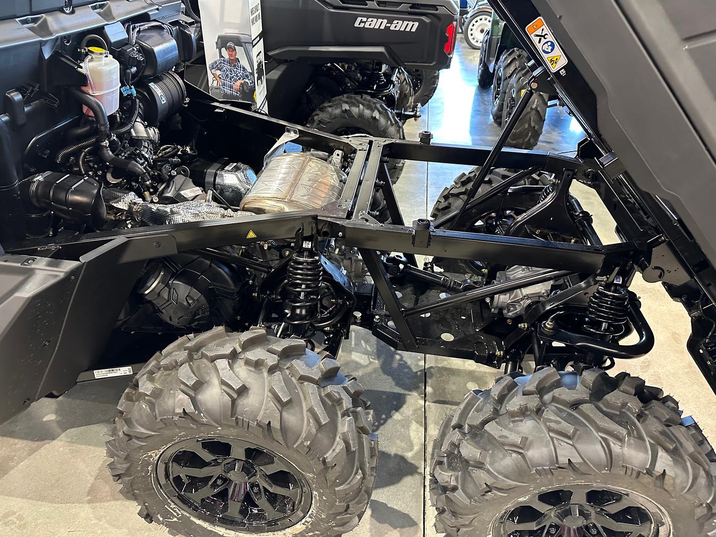 2023 CAN-AM DEFENDER 6X6 DPS ATV
