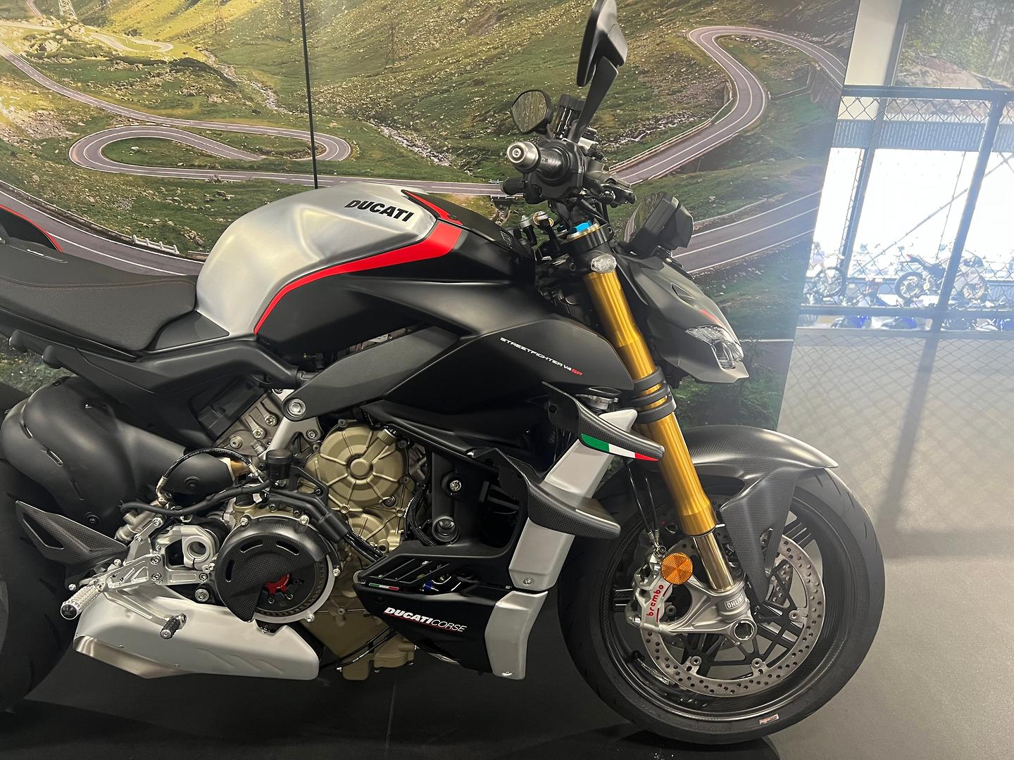 2022 DUCATI STREETFIGHTER V4 SPORTS