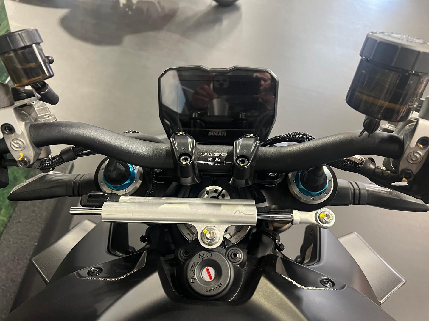 2022 DUCATI STREETFIGHTER V4 SPORTS