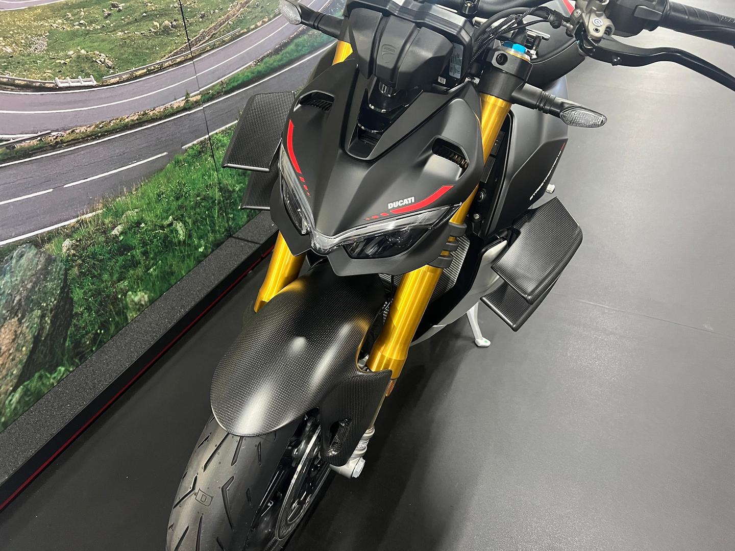 2022 DUCATI STREETFIGHTER V4 SPORTS