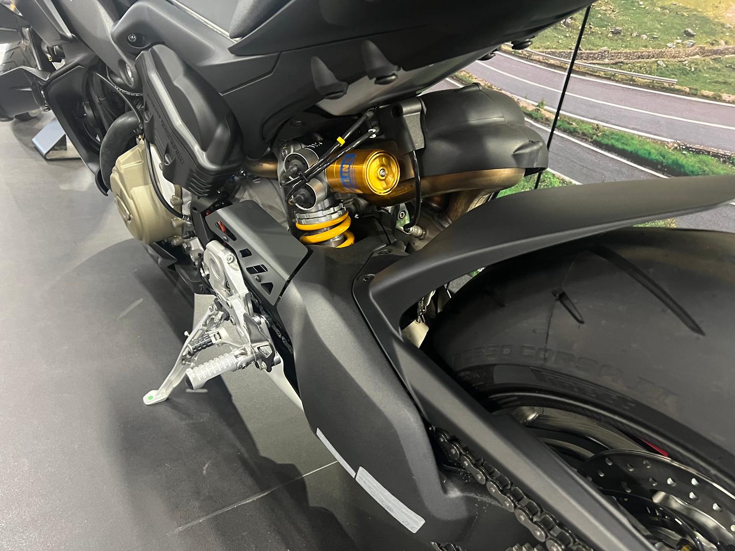 2022 DUCATI STREETFIGHTER V4 SPORTS