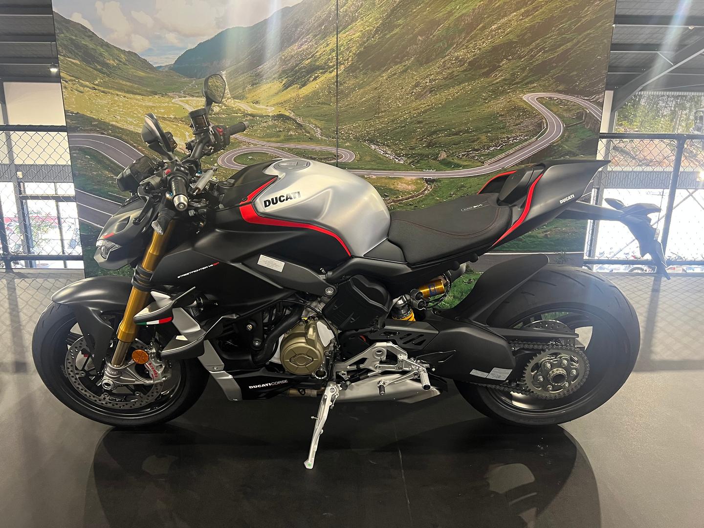 2022 DUCATI STREETFIGHTER V4 SPORTS