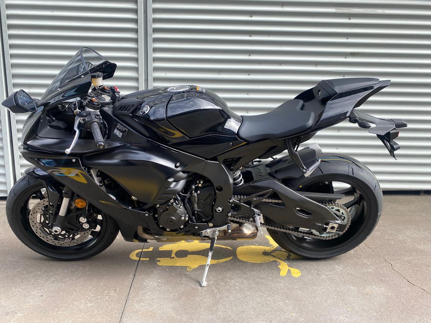 2023 YAMAHA YZF-R1 SPORTS