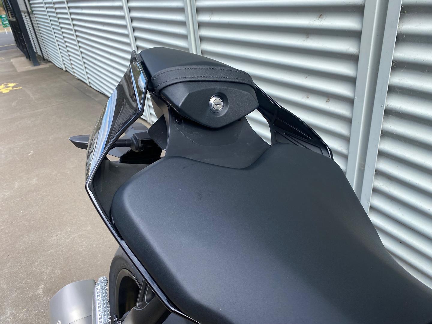 2023 YAMAHA YZF-R1 SPORTS