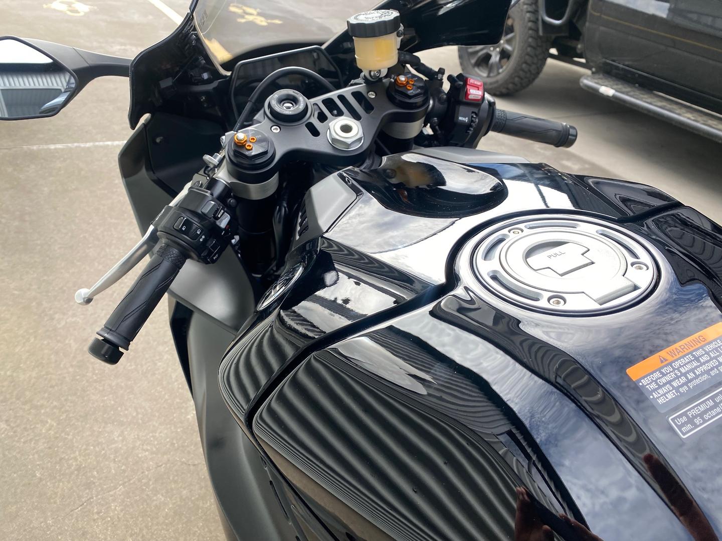 2023 YAMAHA YZF-R1 SPORTS