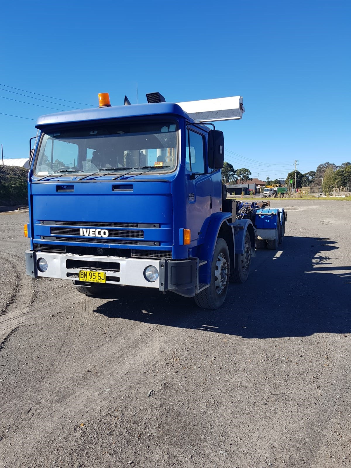2007 INTERNATIONAL ACCO 2350D MANUAL HOOKLIFT/BI FOLD