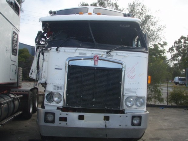 2003 KENWORTH K104 PRIMEMOVER