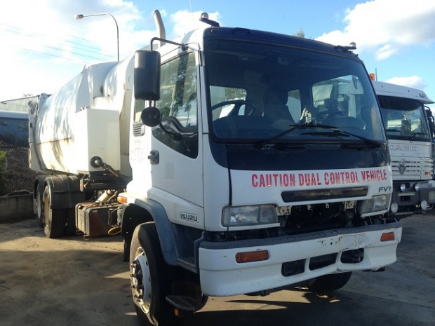 2005 ISUZU FVY1400 WASTE DISPOSAL TRUCK
