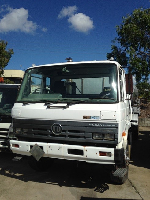 1994 UD CPC15 FUEL/LUBE TANKER TRUCK
