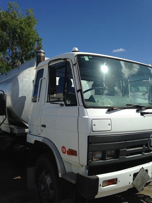 1994 UD CPC15 FUEL/LUBE TANKER TRUCK