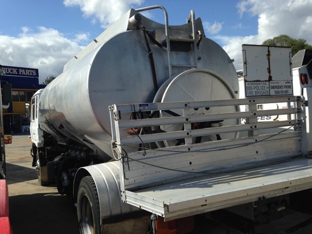 1994 UD CPC15 FUEL/LUBE TANKER TRUCK
