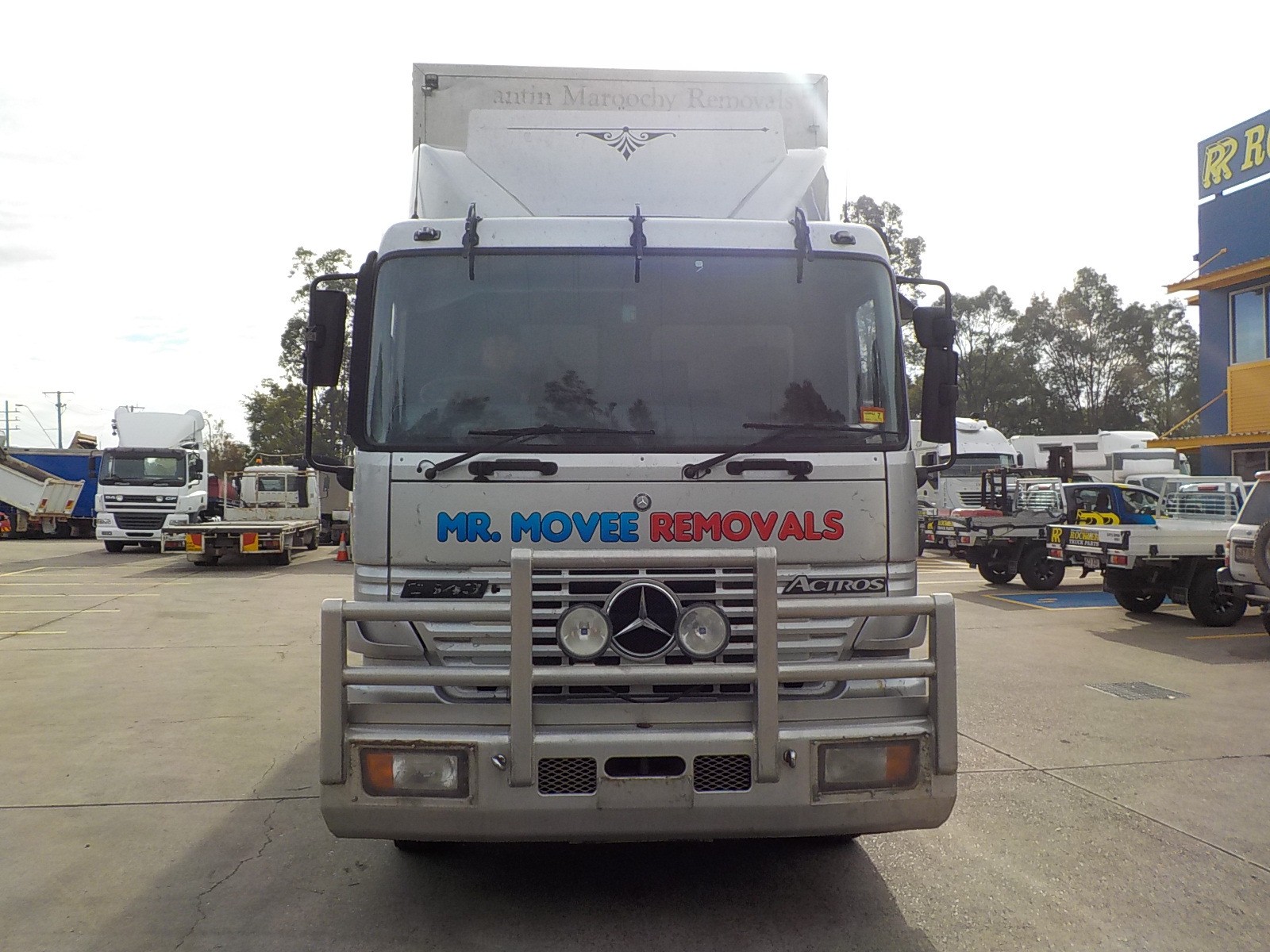 2001 MERCEDES-BENZ 2643 ACTROS AUTOMATIC FURNITURE BODY