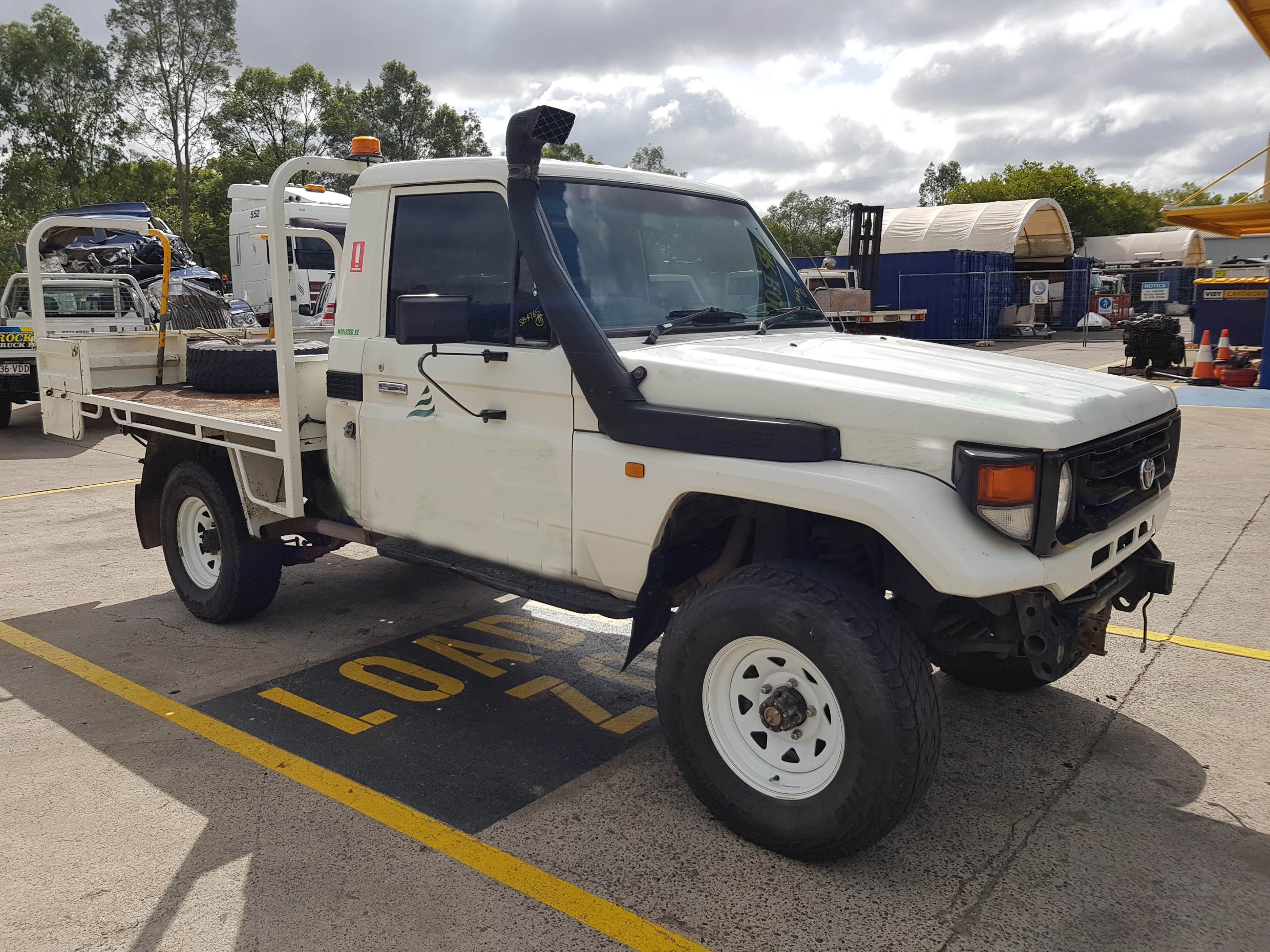 2004 TOYOTA LAND CRUISER HZJ79R-TJMRSQ3 UTILITY