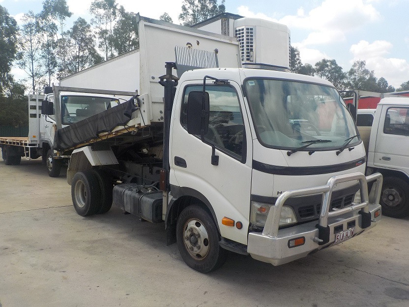 2004 HINO DUTRO 414 - 300 SERIES MANUAL TIPPER