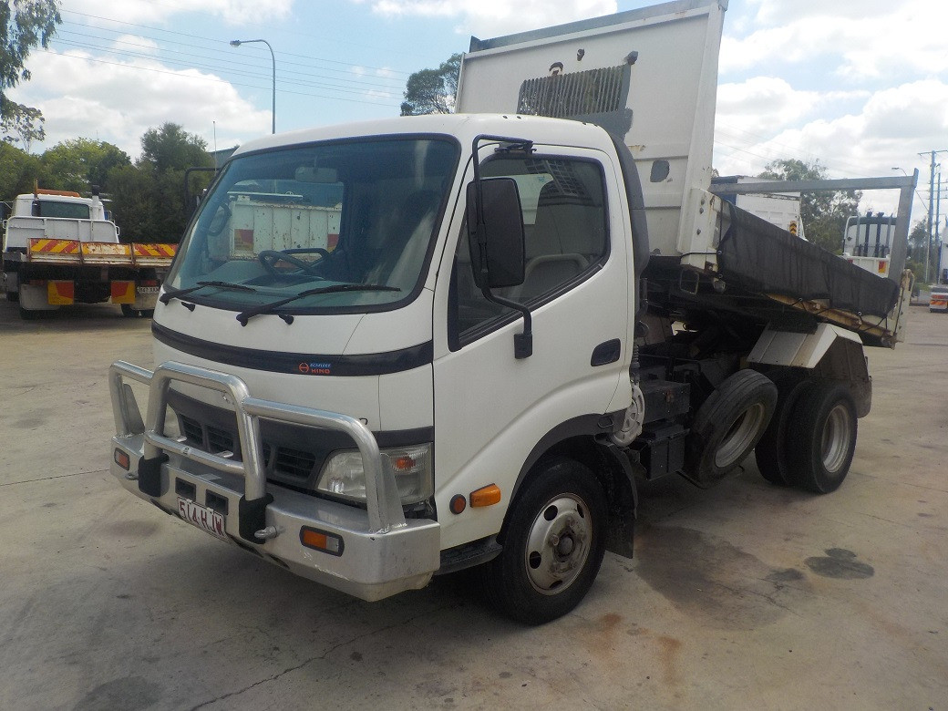 2004 HINO DUTRO 414 - 300 SERIES MANUAL TIPPER