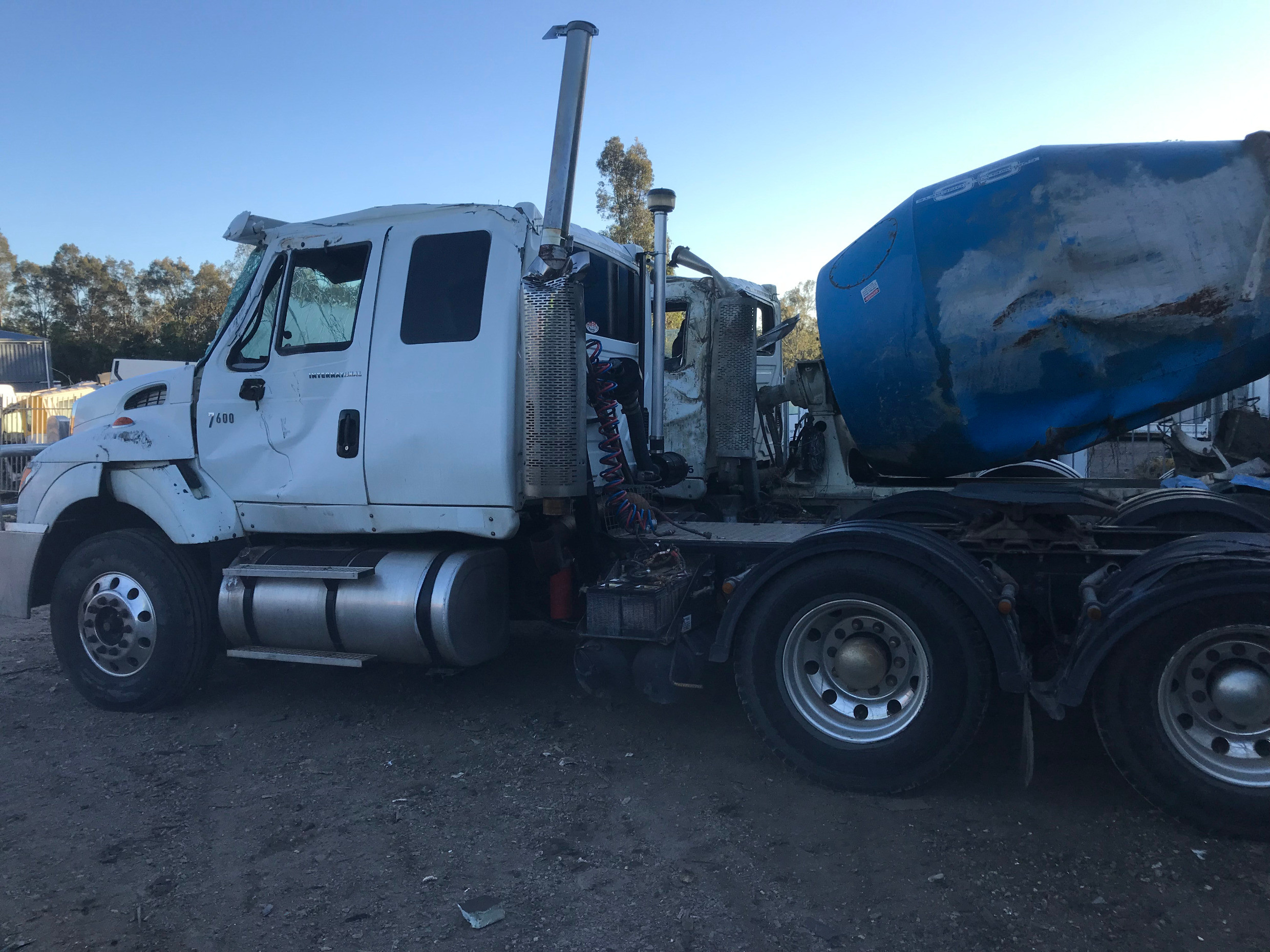 2007 INTERNATIONAL 7600 MANUAL CONCRETE AGITATOR