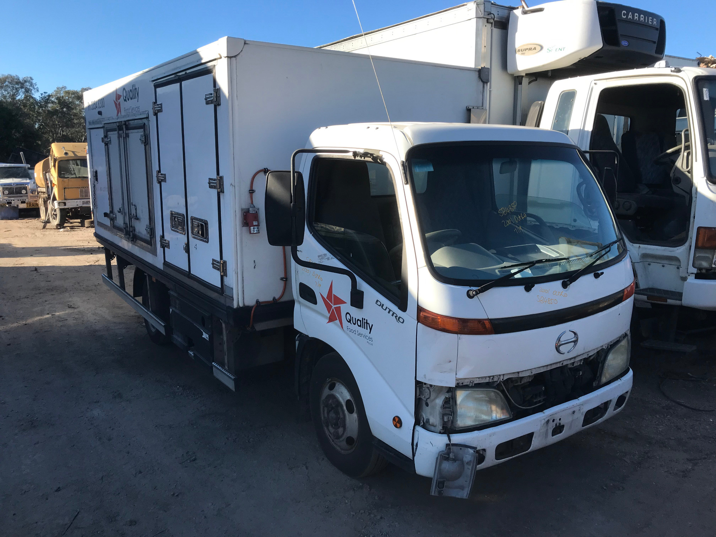 2001 HINO DUTRO 2/3/4/5 300 MANUAL REFRIGERATED