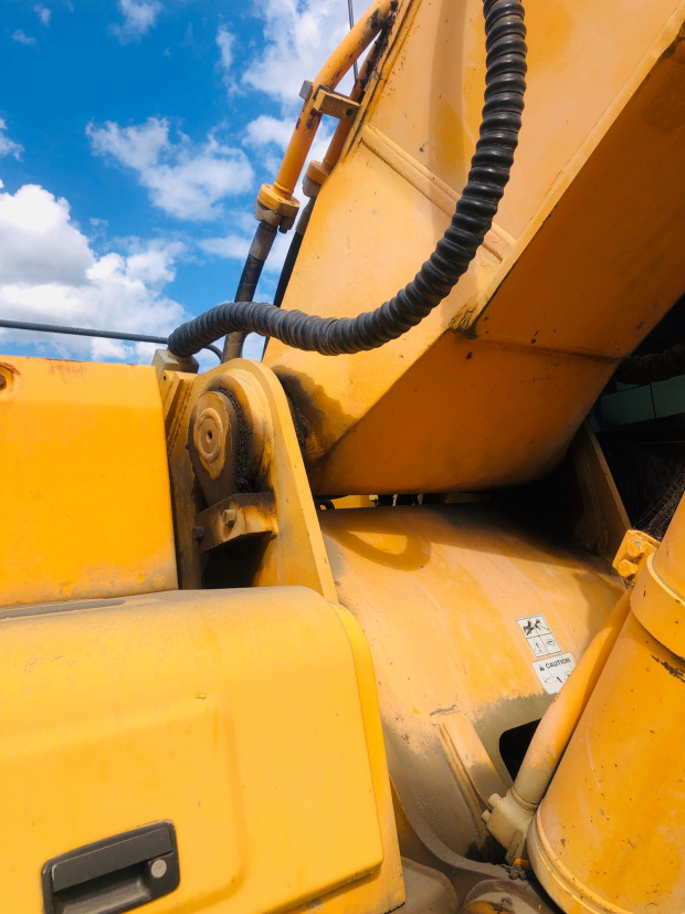 2006 HYUNDAI 360C-7 AUTOMATIC TRACKED-EXCAVATOR