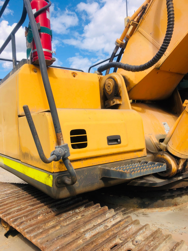 2006 HYUNDAI 360C-7 AUTOMATIC TRACKED-EXCAVATOR